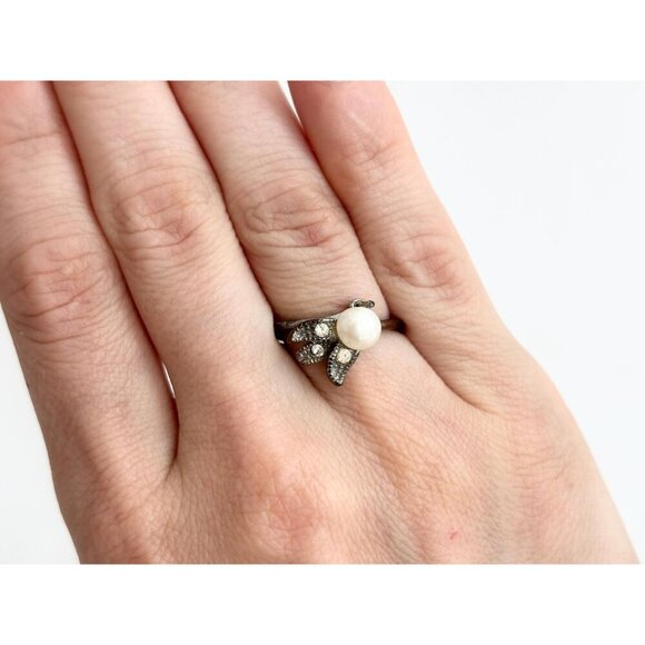 Faux Pearl Dainty Minimal Gemstone Silver Toned Vintage Cute Ring - sz 7 - Picture 9 of 10